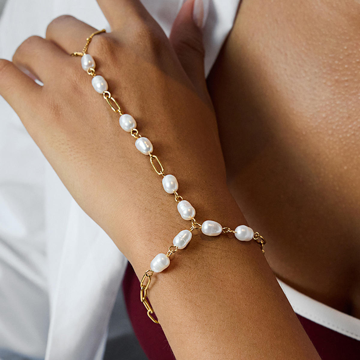 18K Gold Plated Stainless Steel Finger Bracelet – Elegant Freshwater Pearl Hand Chain Jewelry for Women
