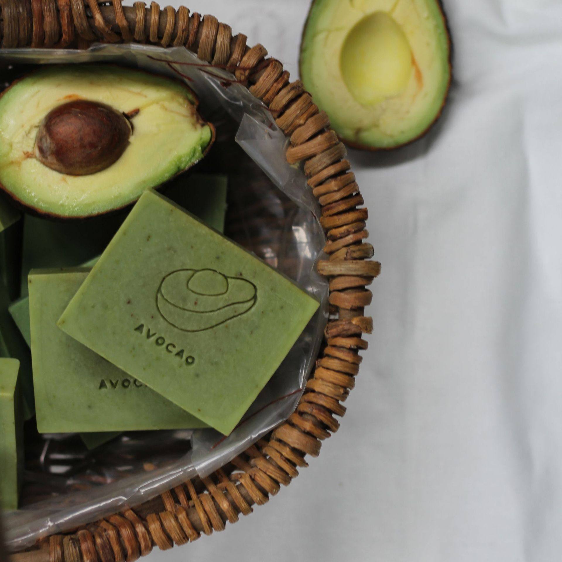 Organic Handmade Moringa & Avocado Soap Bar – Deep Cleansing, Whitening & Antiseptic - Image 2